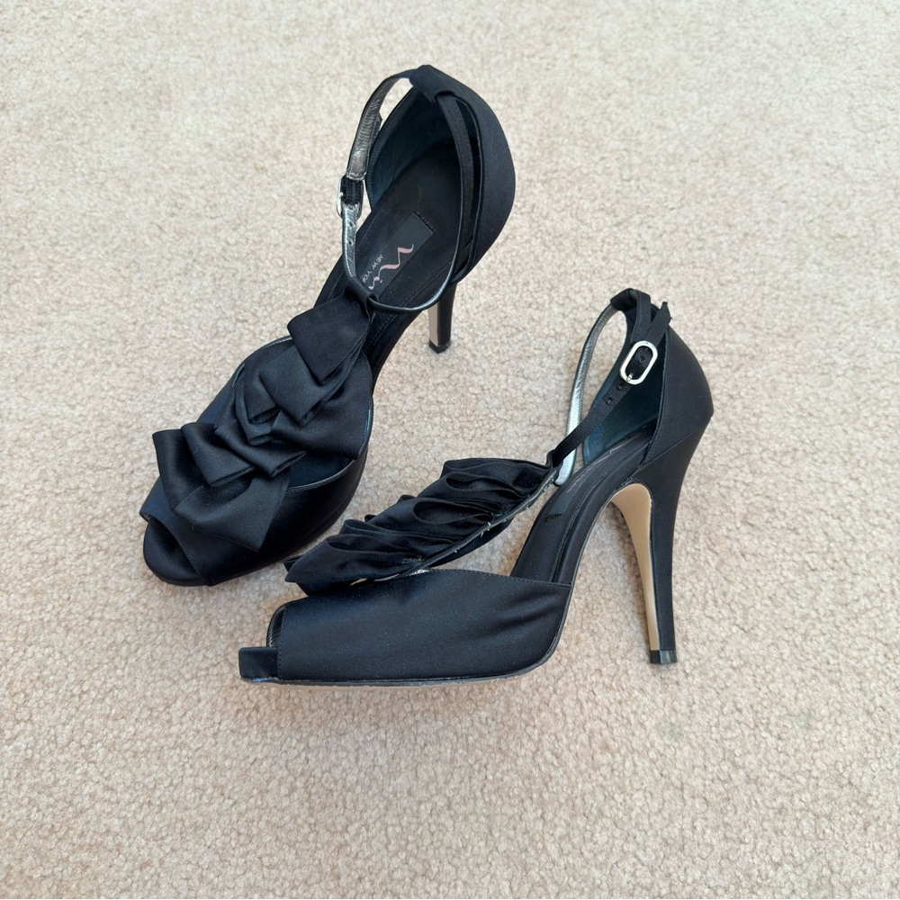 Nina Elga Black Satin Ruffle Platform Peep-Toe Stiletto Heels 7